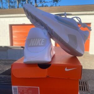 Nike White and Silver Flex Trainers